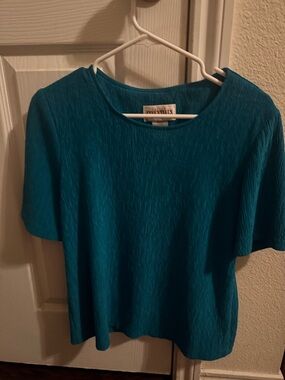 chic Teal Short-Sleeve Textured Women’s Top